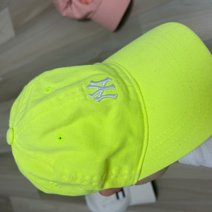 mlb키즈 네온 형광 모자