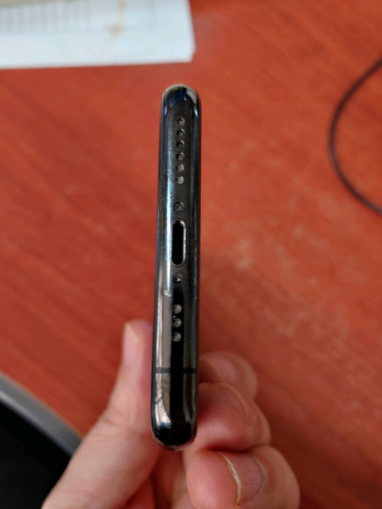 아이폰11프로 256기가 팝니다--4