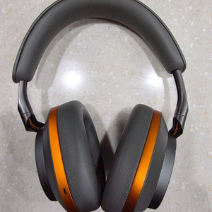 바워스앤윌킨스 PX8 맥라렌 판매합니다