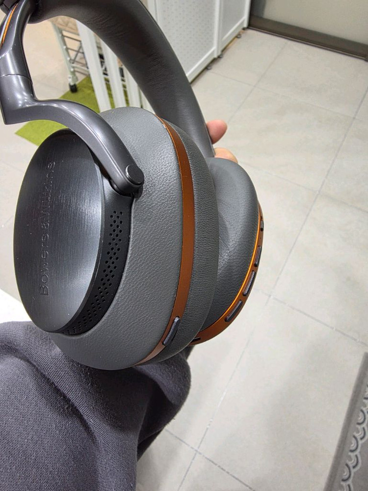 바워스앤윌킨스 PX8 맥라렌 판매합니다--3