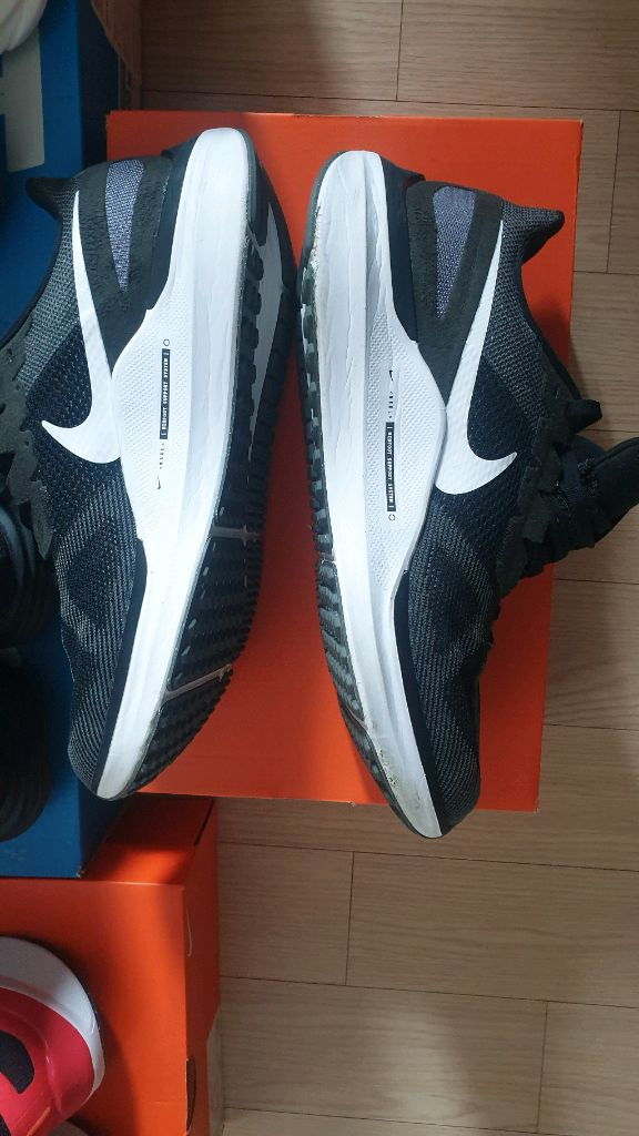 나이키 스트럭처 25 270 블랙 색상--1