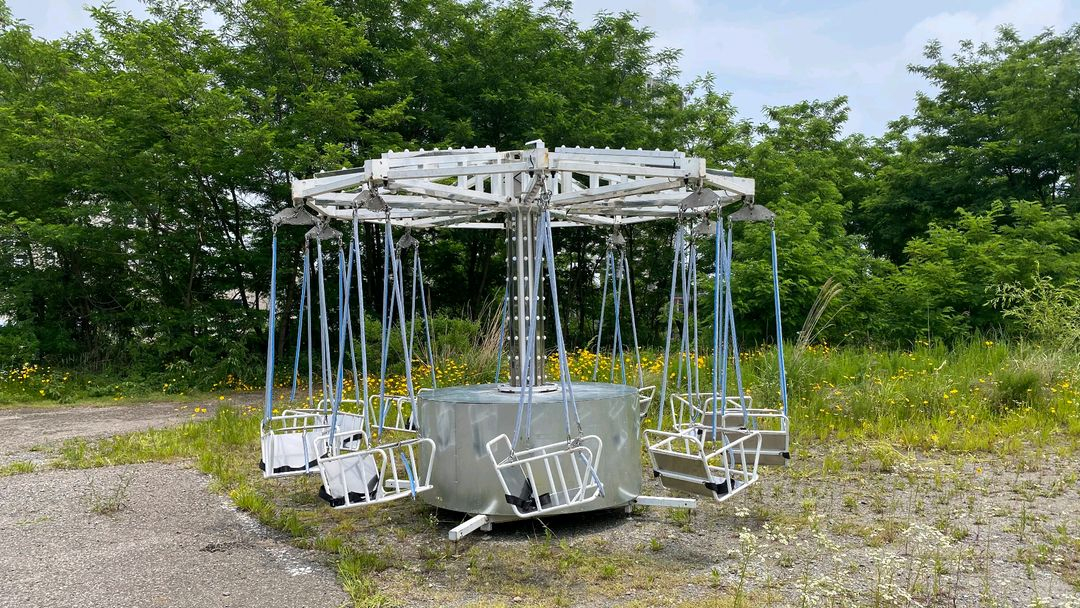 다양한 품목으로! 놀이기구 바이킹 슬라이딩카 회전그네 대여 및 중고판매 이미지