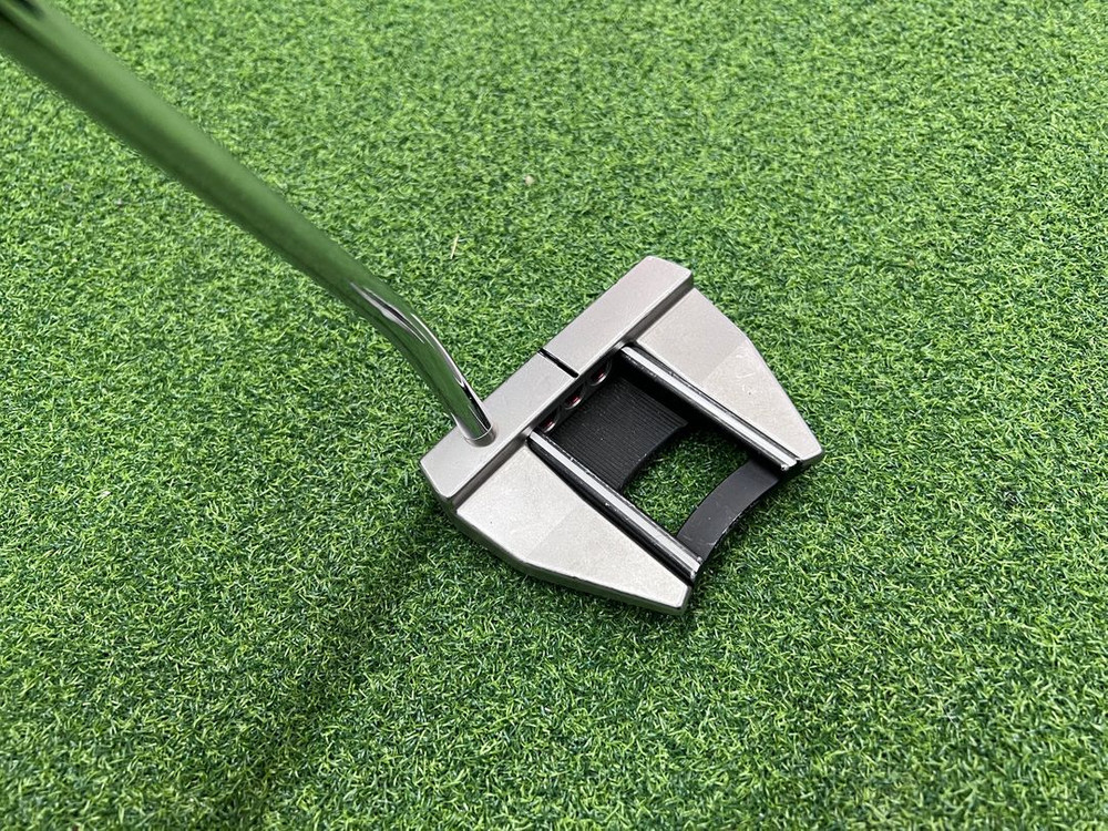 스카티카메론 퓨츄라 5.5M 34인치 퍼터 판매합니다 정품O/커버X 이미지