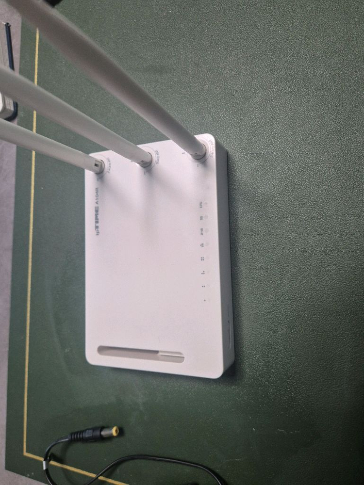 ipTIME 유무선 공유 깨끗하고 작동잘됩니다--1