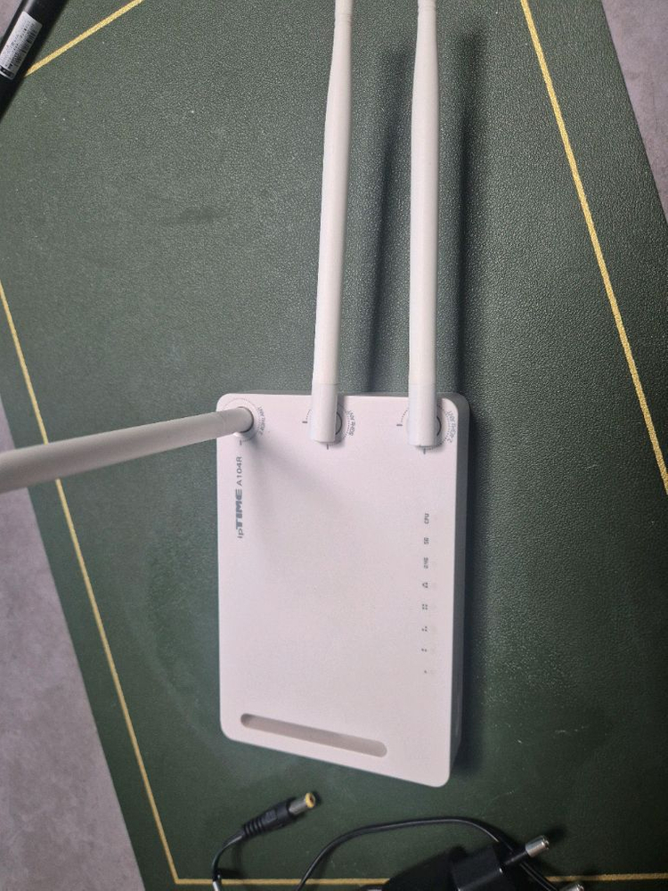 ipTIME 유무선 공유 깨끗하고 작동잘됩니다--4