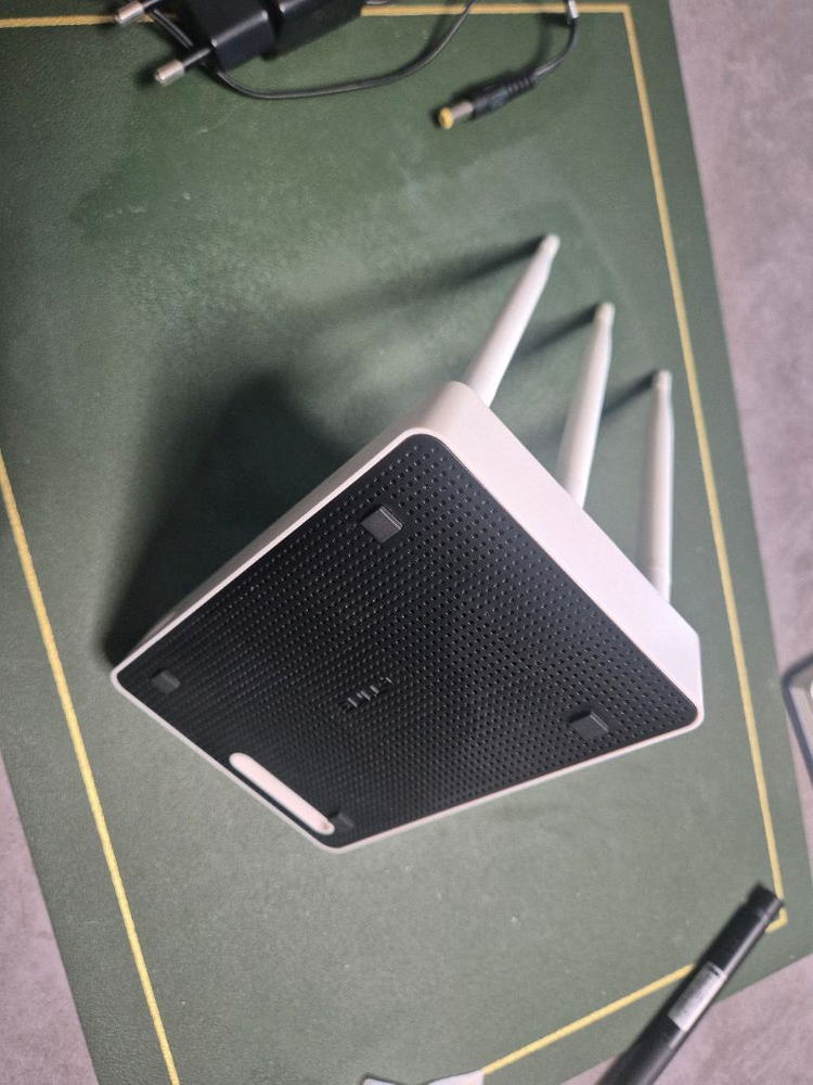 ipTIME 유무선 공유 깨끗하고 작동잘됩니다--5