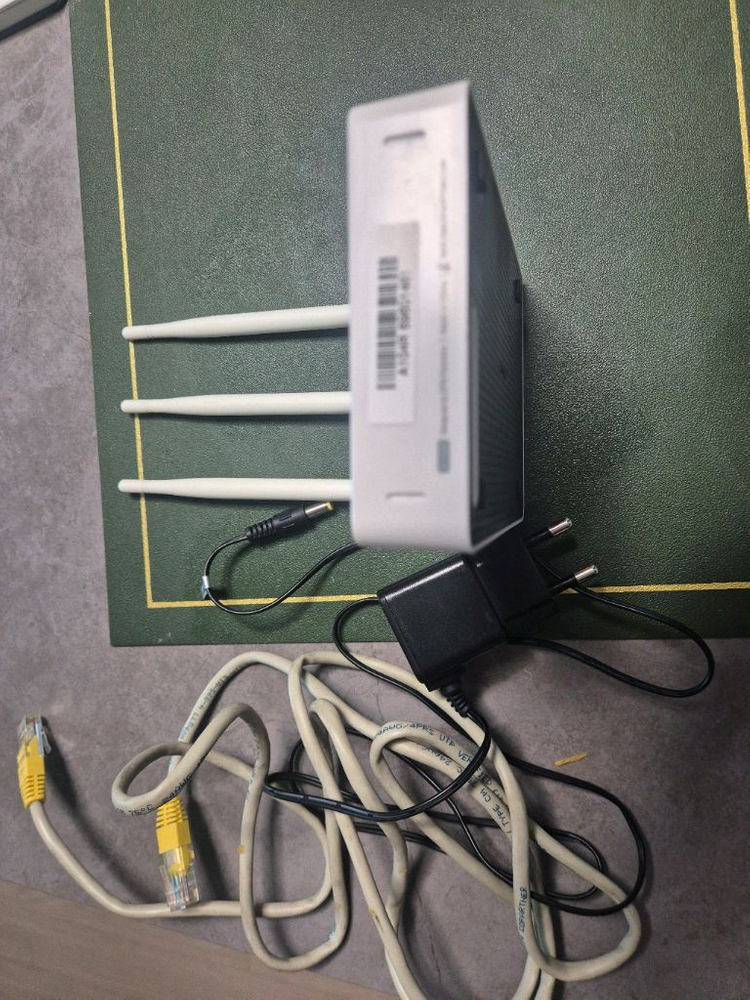 ipTIME 유무선 공유 깨끗하고 작동잘됩니다--6