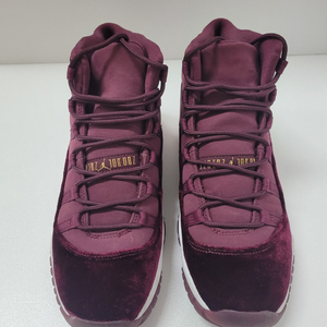 에어조던 11 레트로 농구화 240입니다 이미지