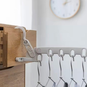 미사용 새제품 접이식 매직 옷 걸이 휴대용 자켓 구멍 랙 여행 야외 의류 건조