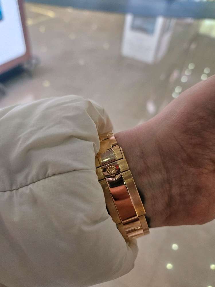 롤렉스 GMT 마스터2 흑금통 이미지