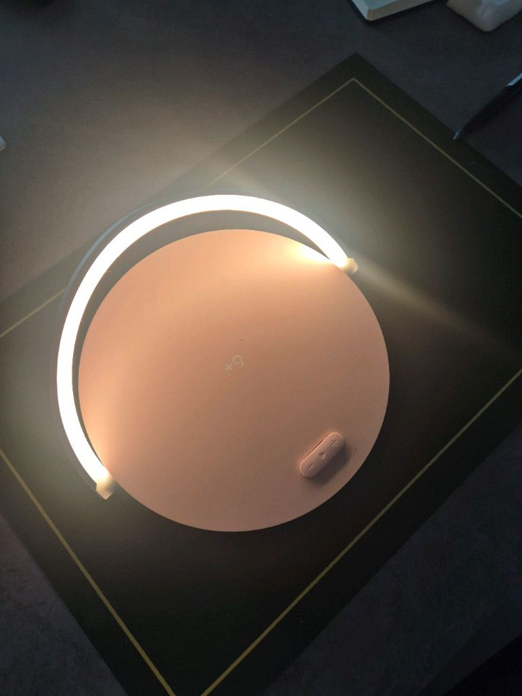 플러스나인 4-in-1 스마트 블루투스 스피커 무드등 깨끗하고 작동잘됩니다--1