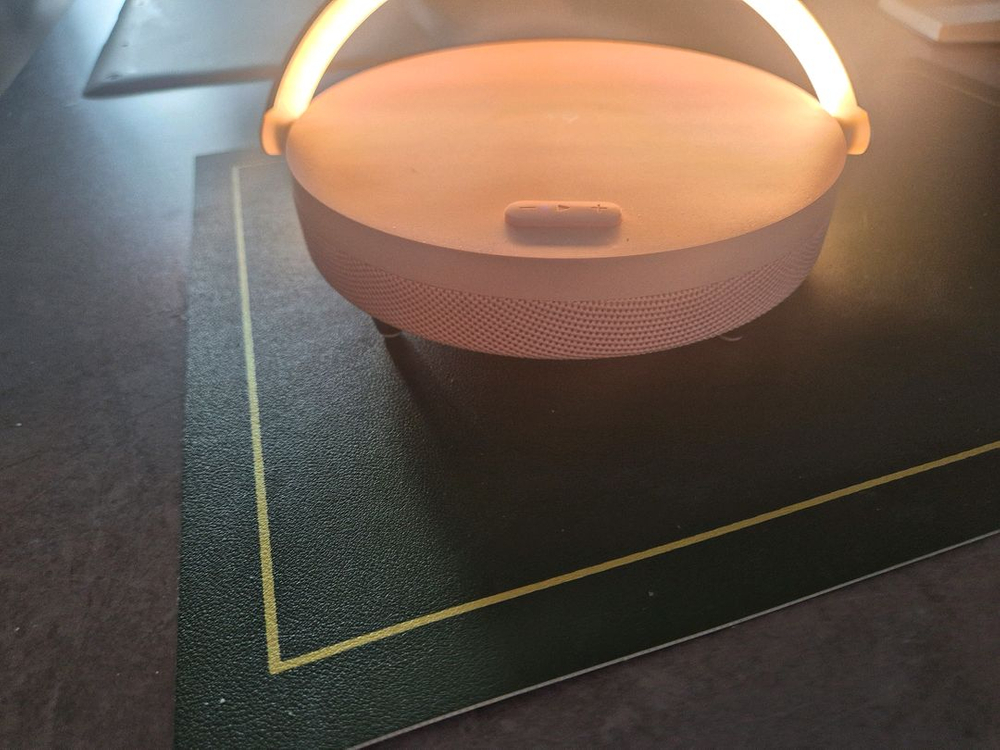 플러스나인 4-in-1 스마트 블루투스 스피커 무드등 깨끗하고 작동잘됩니다--3