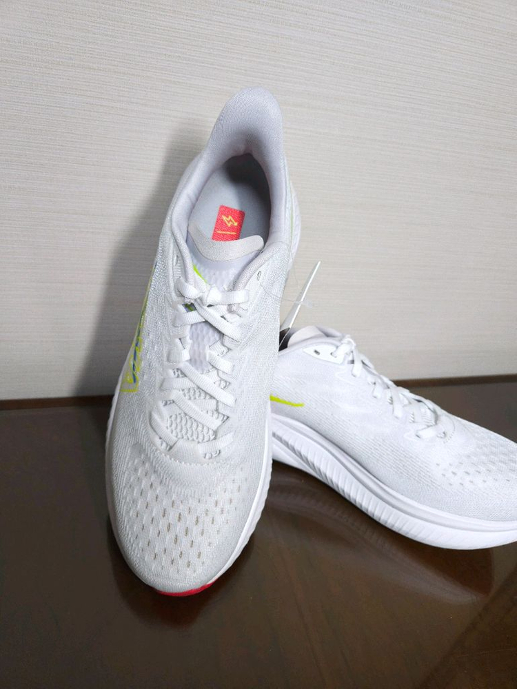 (새상품) 호카 호카오네오네 마하 6 러닝화 클라우드 화이트--3