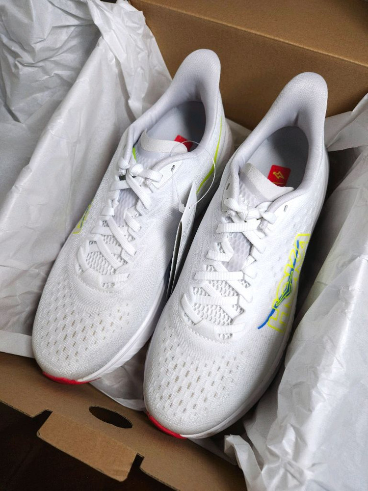 (새상품) 호카 호카오네오네 마하 6 러닝화 클라우드 화이트--8