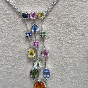 팬시 사파이어 목걸이 이미지