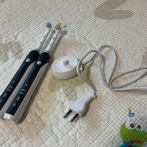 오랄비 전동칫솔 스마트4000, 2개세트 충전기1개 포함