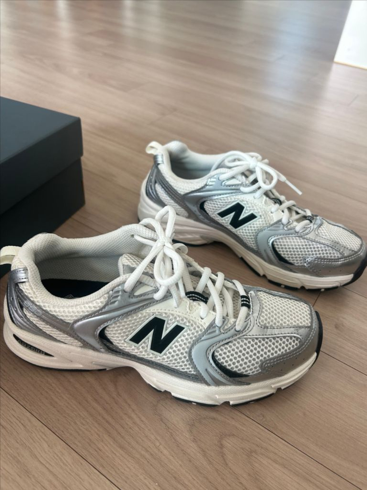 뉴발란스 운동화 530--1