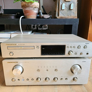 마란츠 앰프(PM7200) + B&W 스피커 704 + CD 플레이어