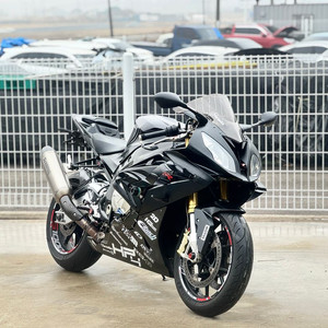 BMW S1000RR 15년식 아크라 풀배기 구변완료 4만KM 판매합니다 이미지