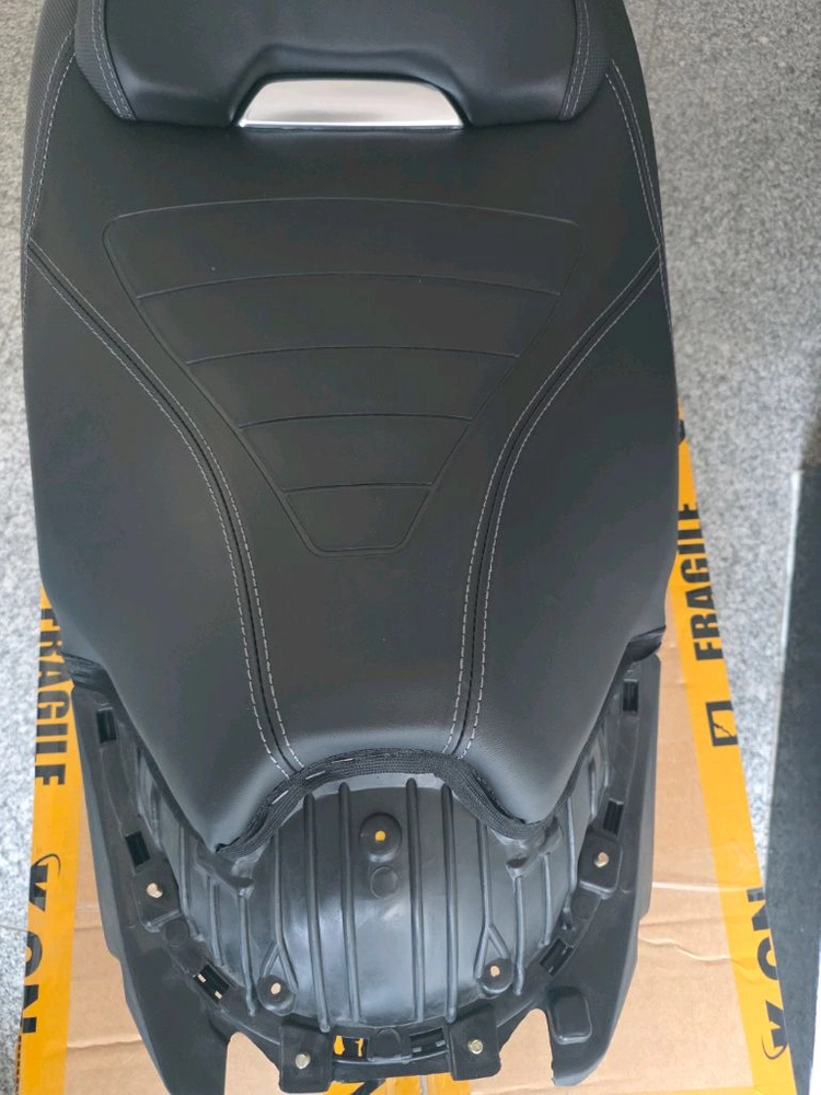 혼다 ADV350 컴포트 다운 시트 업킷 포함 하자상품 이미지