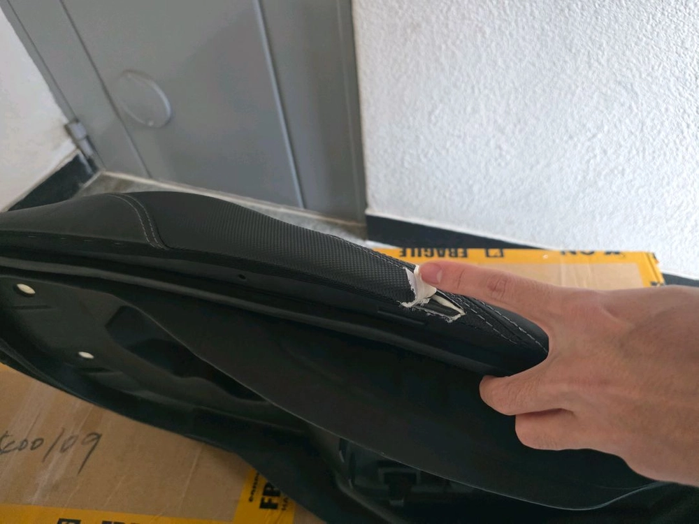 혼다 ADV350 컴포트 다운 시트 업킷 포함 하자상품 이미지