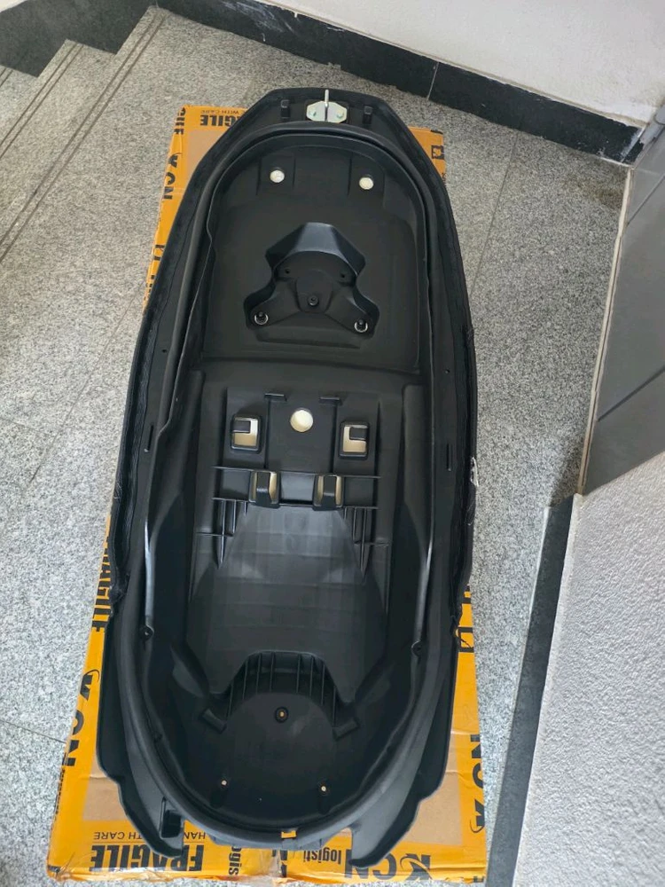 혼다 ADV350 컴포트 다운 시트 업킷 포함 하자상품 이미지