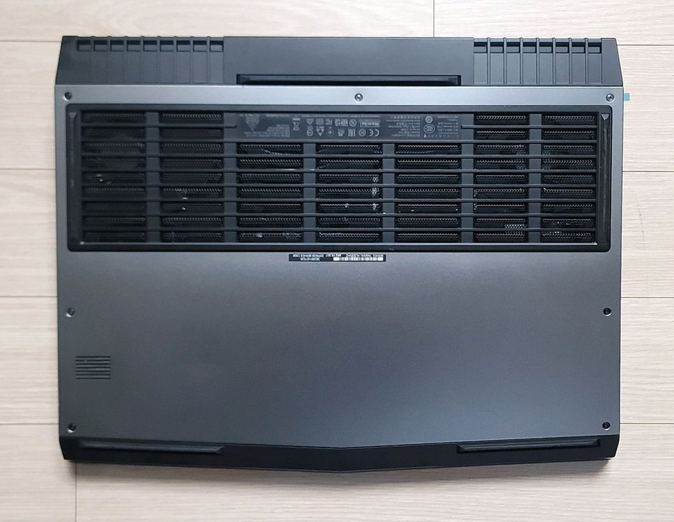 가격조정 17인치 게이밍 노트북 Alienware 17 R5 i9 토비아이 CTO 풀옵 이미지