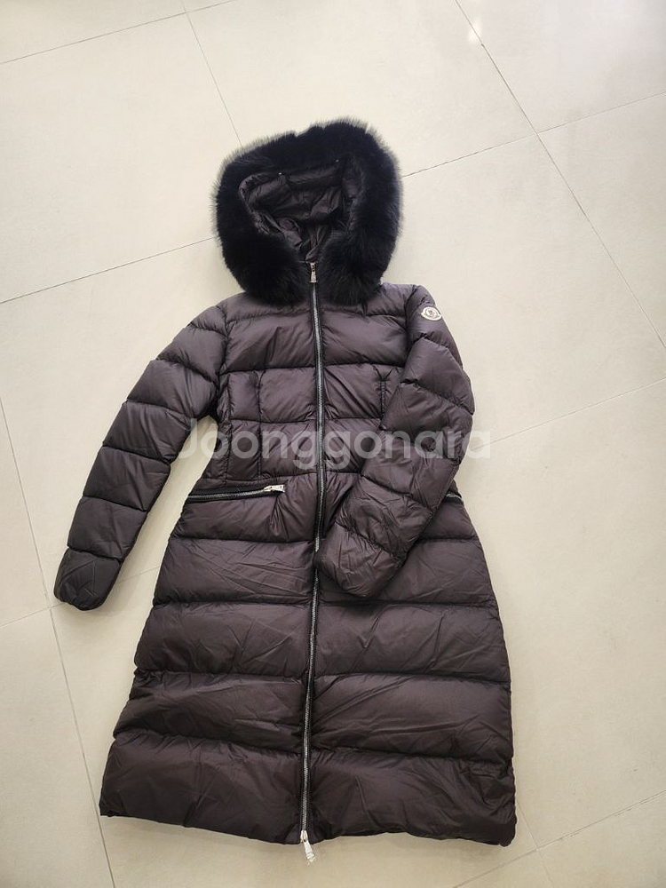 몽클레어 여성 폭스퍼 롱패딩--2