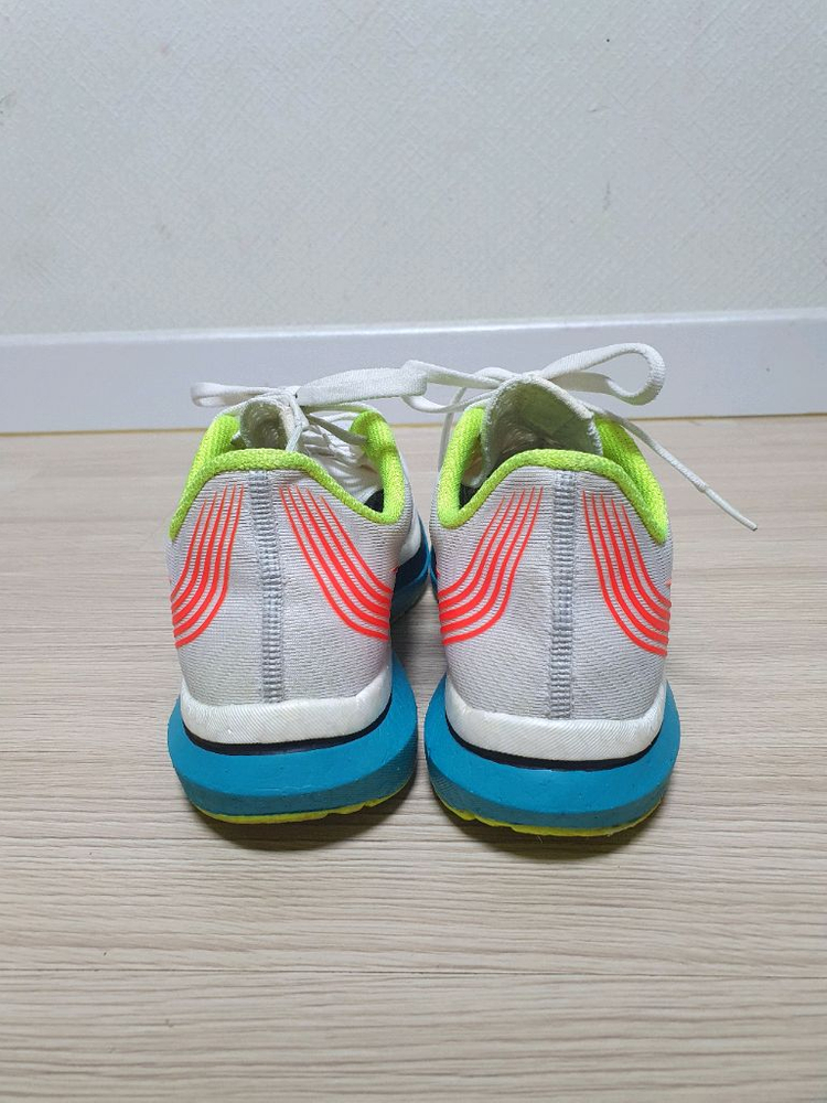 써코니 엔돌핀 프로 러닝화 255 이미지