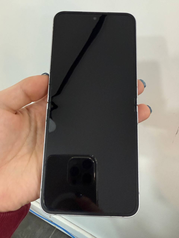 무잔상)갤럭시Z플립6 실버 256GB 이미지