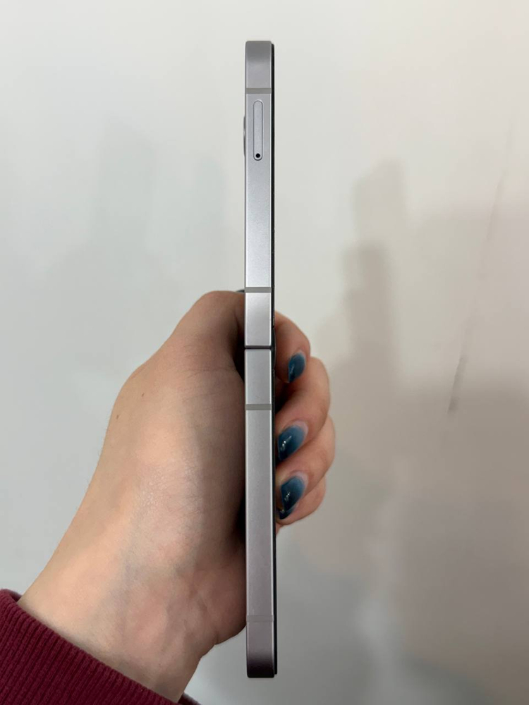 무잔상)갤럭시Z플립6 실버 256GB 이미지