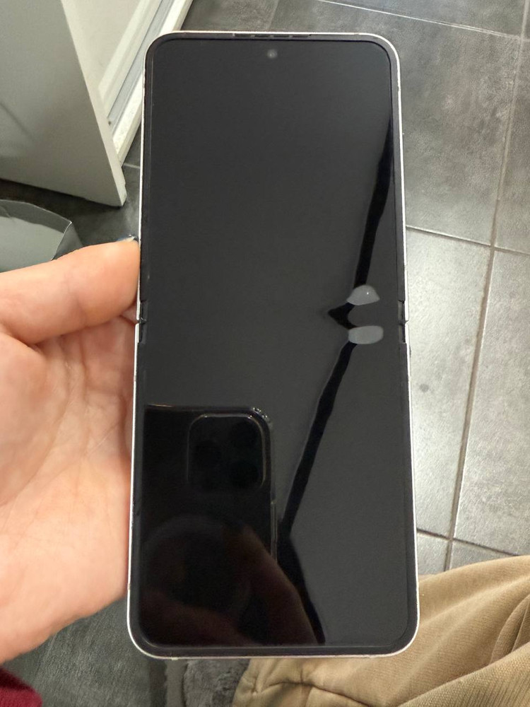 무잔상)갤럭시Z플립6 실버 256GB 이미지