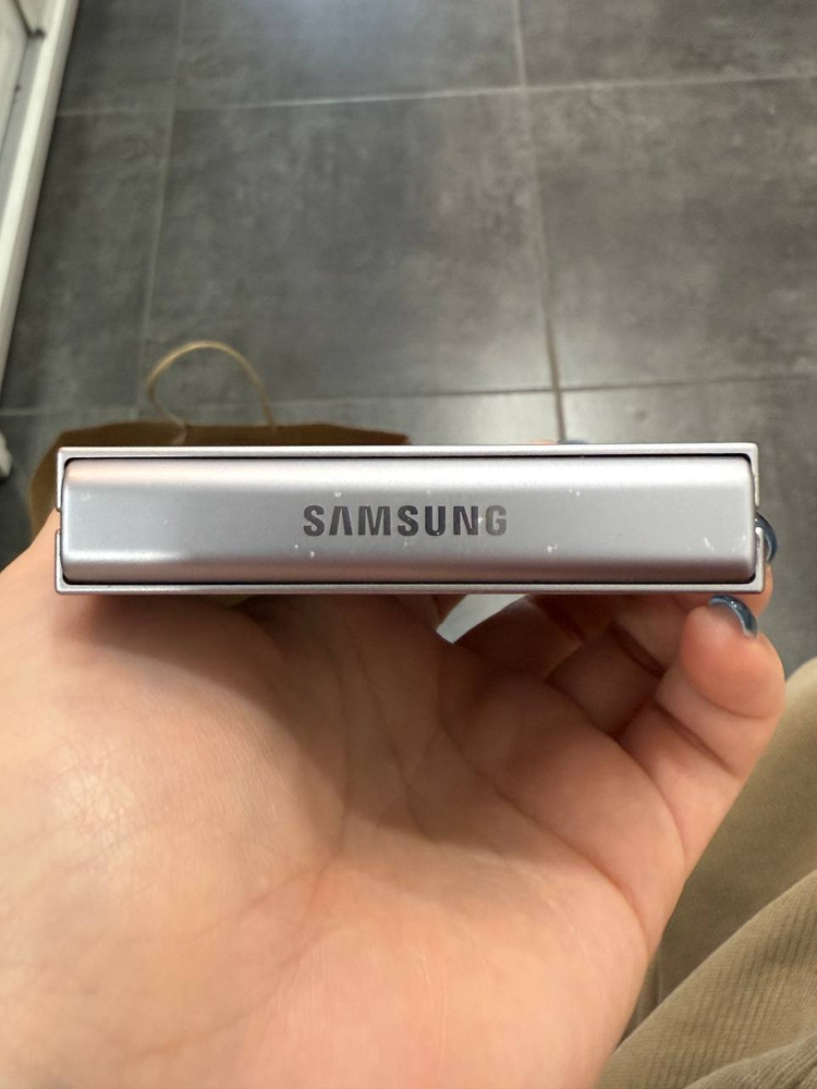 무잔상)갤럭시Z플립6 실버 256GB 이미지