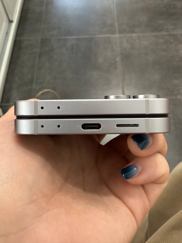 무잔상)갤럭시Z플립6 실버 256GB 이미지