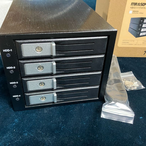 MRA504-12G SAS/SATA 4베이 하드케이지 인클로저