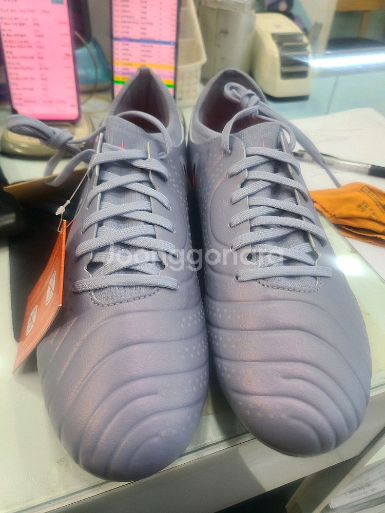 나이키 축구화 티엠포레전드10프로HG 275 새상품--1