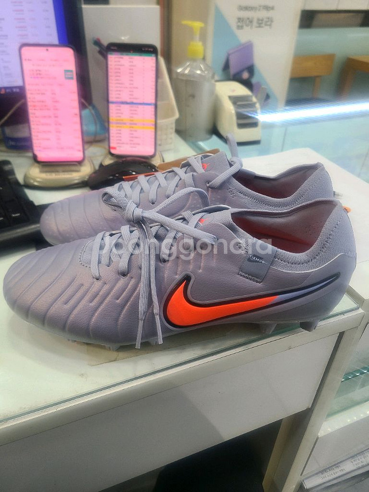 나이키 축구화 티엠포레전드10프로HG 275 새상품--2