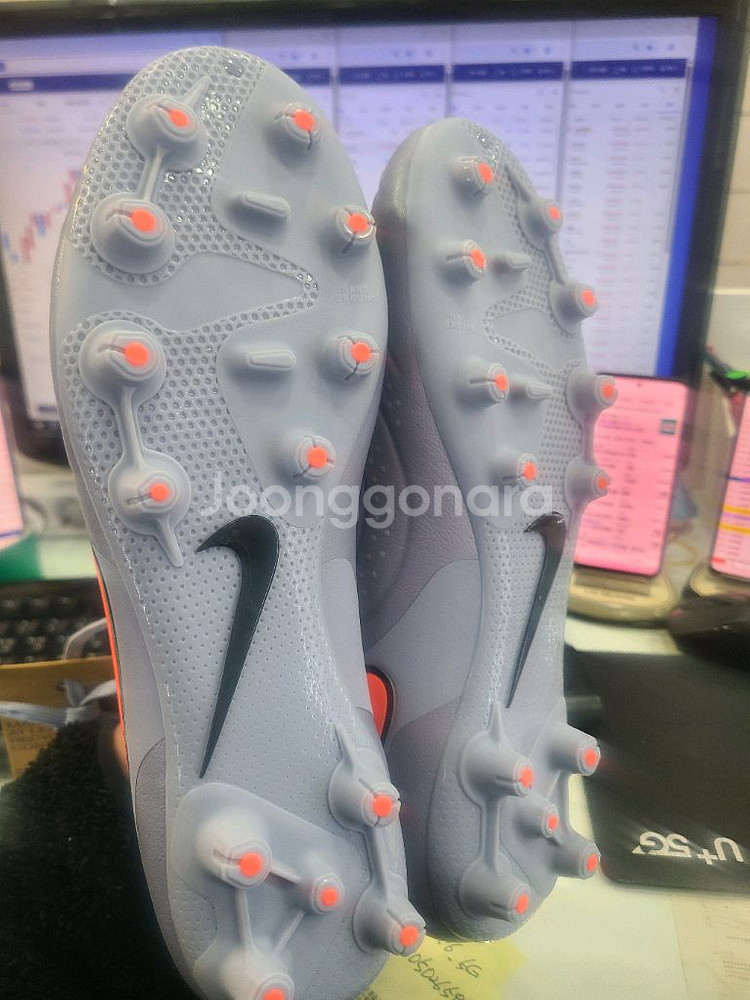 나이키 축구화 티엠포레전드10프로HG 275 새상품--3