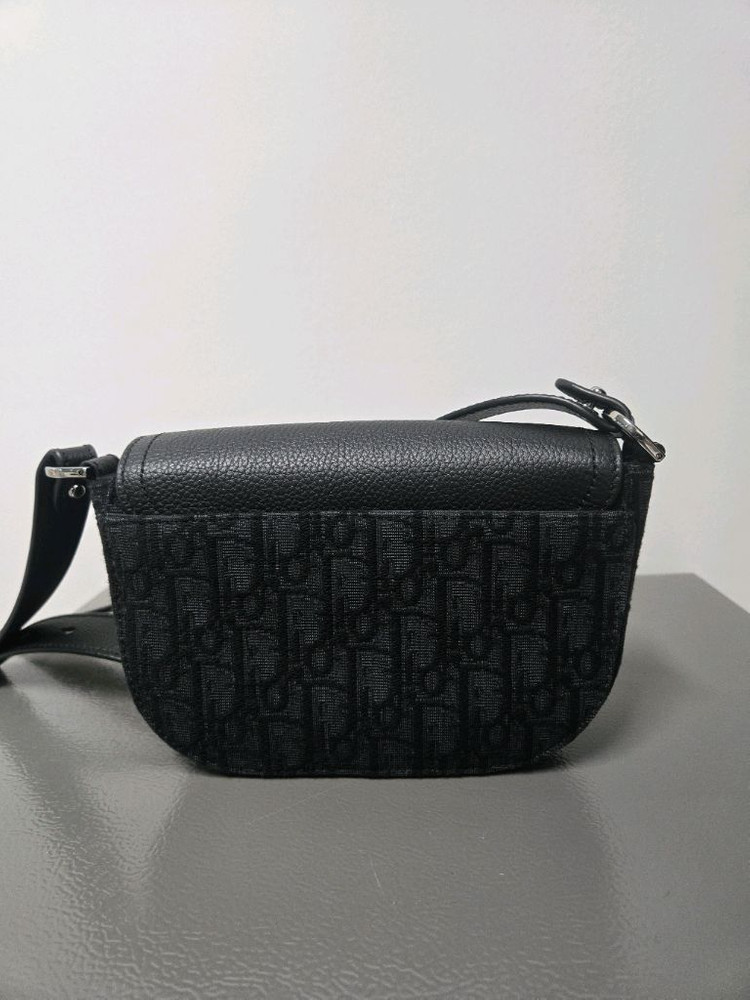 25.09구매 디올 새들 미니 플랩 크로스백--2