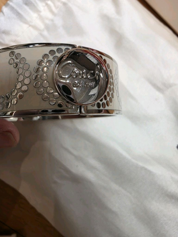 코치(COACH) 정품 메탈 뱅글 팔찌 / 박스/더스트백 포함--7