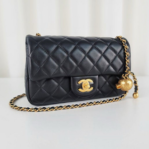 샤넬 클래식 골드볼 이미지