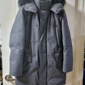 질스튜어트 울 하운드투스 구스다운 패딩 M(세미오버)