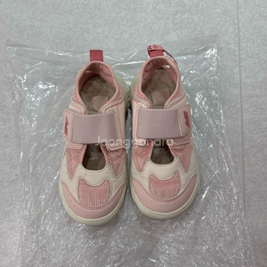 뉴발란스키즈 프리들 핑크 200사이즈 ㅡ 택포 4만5천
