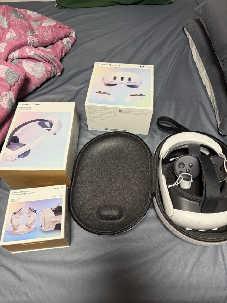 메타퀘스트3 512와 엘리트스트랩 컨트롤러 충전독 정품파우치 판매합니다--0