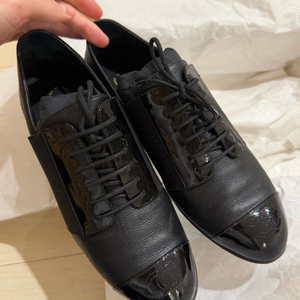 샤넬 레이스업 슈즈 블랙 37 (240)