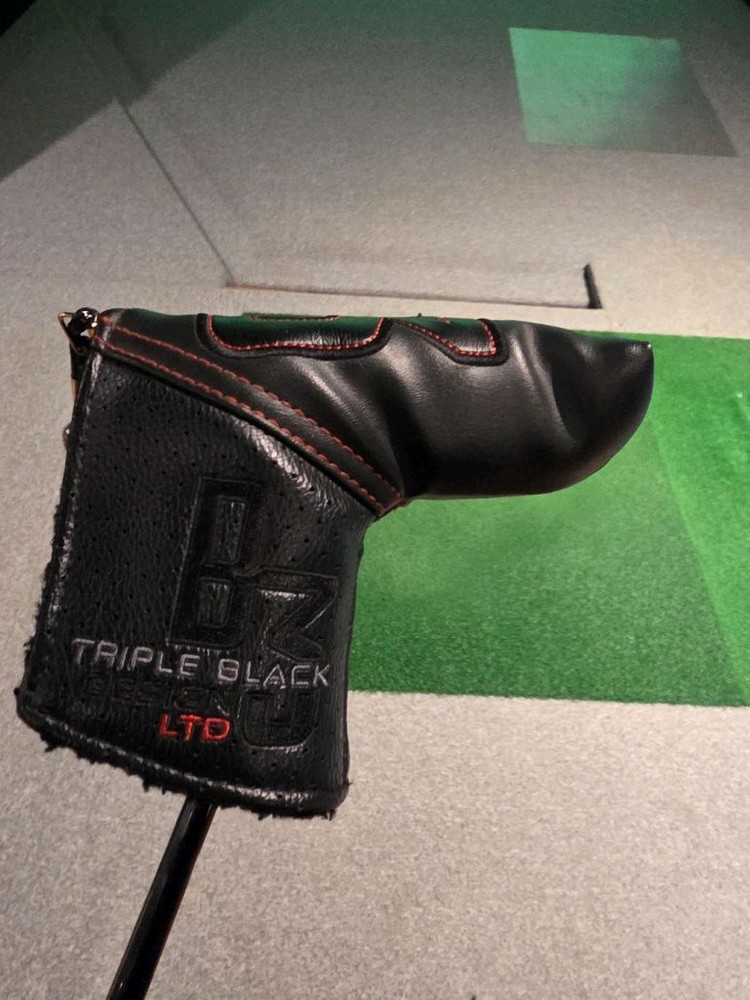 스카티 카메론 Triple Black Newport 2 LTD 퍼터 이미지