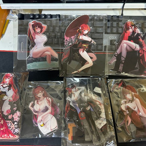 스텔라이브 아카네 리제 아크릴 스탠드 판매합니다.