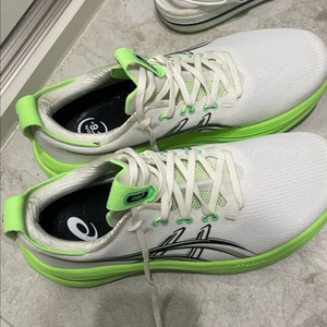 젤님버스 28 275mm (270 정사이즈 느낌)