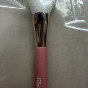 릴리바이레드 블러셔브러시