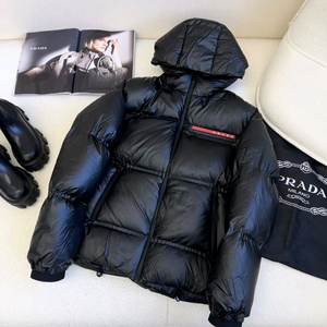프라다 남녀공용 패딩